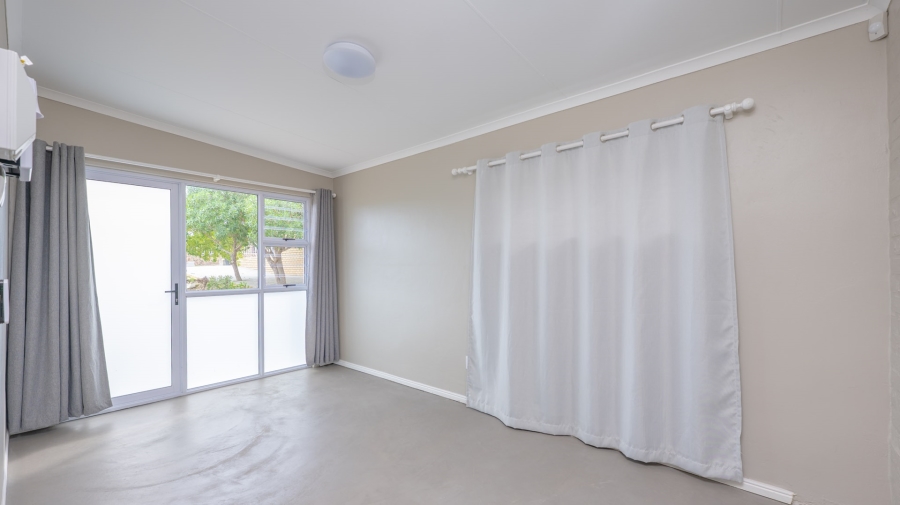 To Let 3 Bedroom Property for Rent in Struisbaai Western Cape